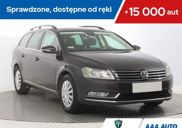 mazowieckie Volkswagen Passat cena 29000 przebieg: 310681, rok produkcji 2011 z Zdzieszowice